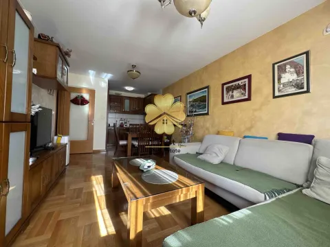 Izdavanje, dvosoban stan, 70m², Stari Aerodrom, Podgorica - image 2