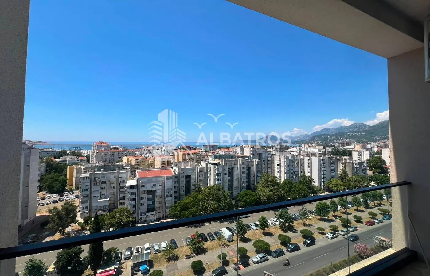 Sale, two bedroom apartment, 105m², Centar, Bar