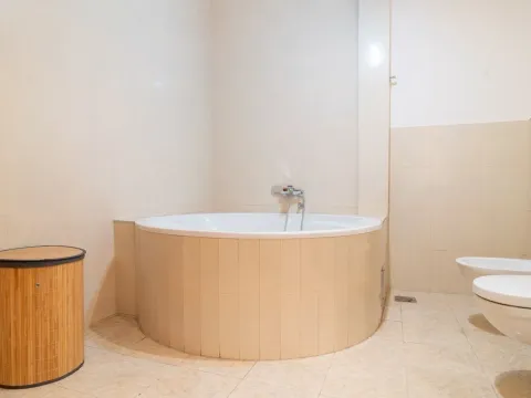 Izdavanje, trosoban stan, 118m², Momišići, Podgorica - image 10