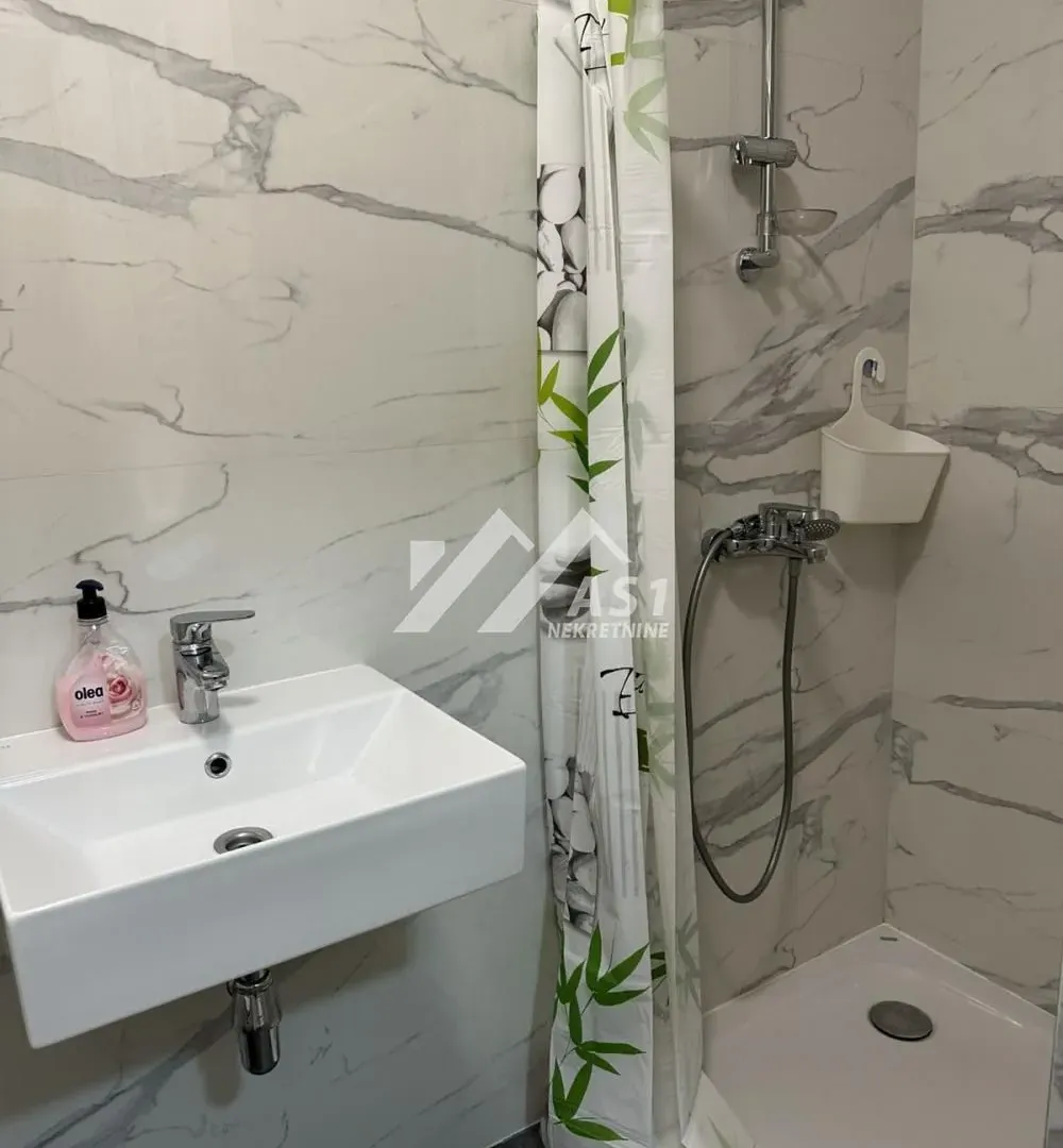 Izdavanje, jednosoban stan, 40m², Novo naselje, Novi Sad