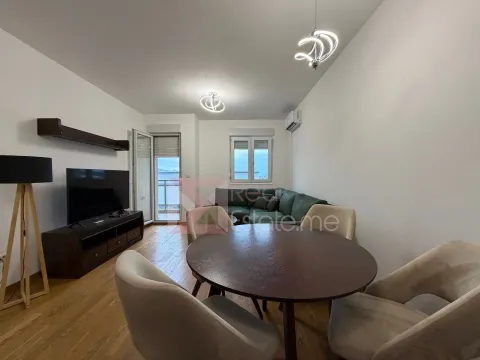Rent, two bedroom apartment, 68m², City Kvart, Podgorica - image 2