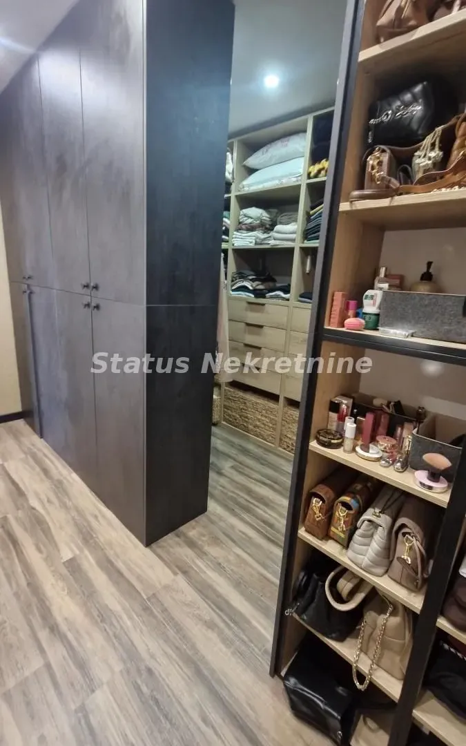 Prodaja, kuća, 285m², Sremski Karlovci, Novi Sad