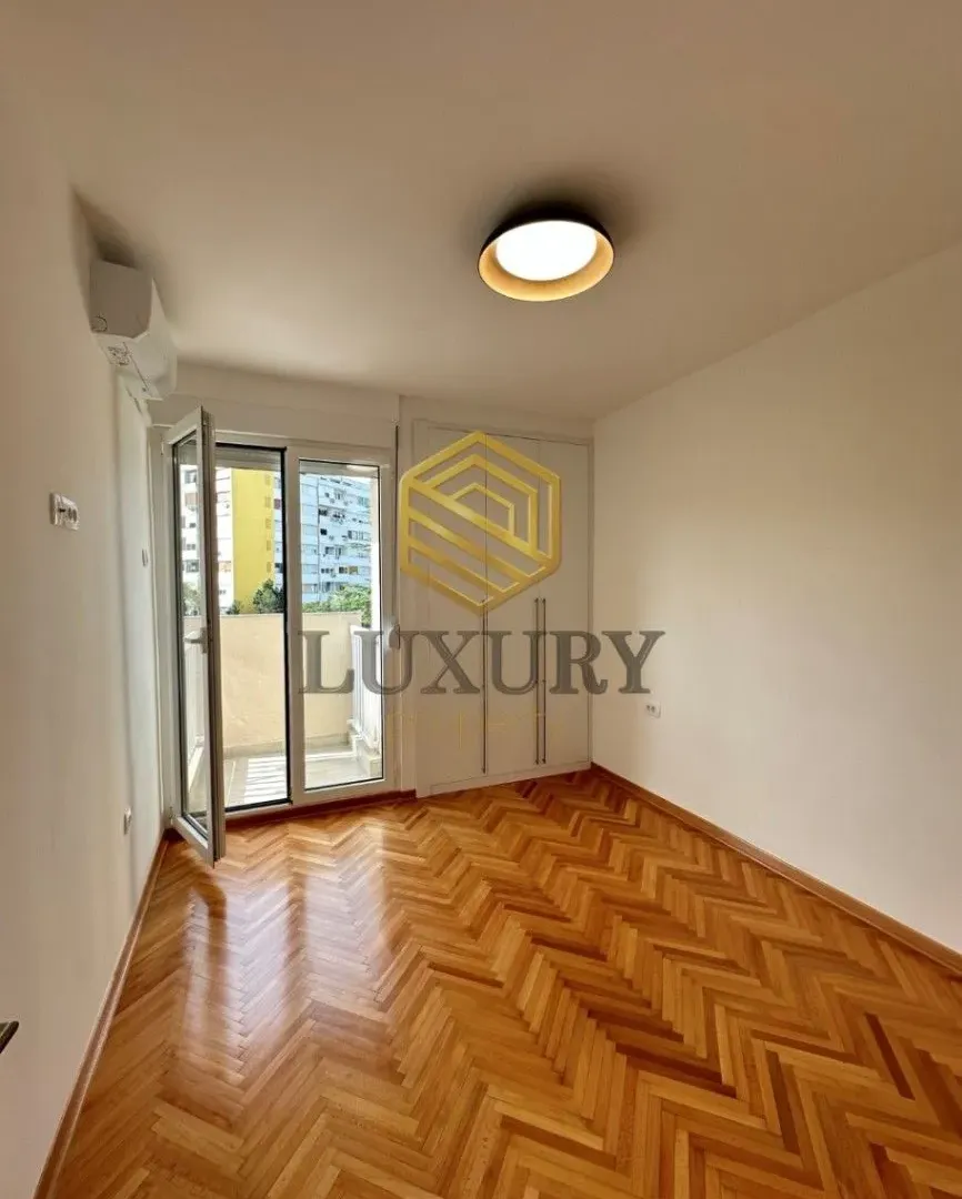 Izdavanje, dvosoban stan, 67m², Gintaš, Podgorica