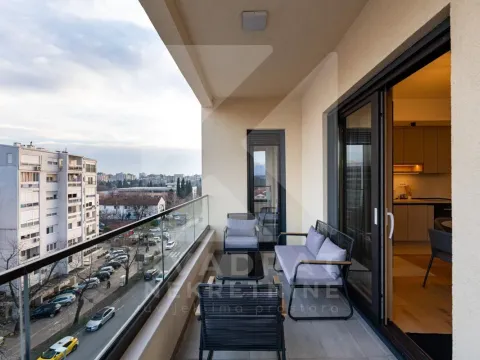 Izdavanje, dvosoban stan, 80m², Stara Varoš, Podgorica - image 10