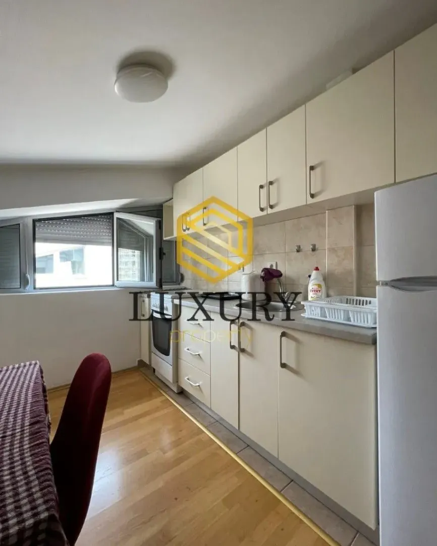 Rent, studio apartment, 30m², Stari Aerodrom, Podgorica