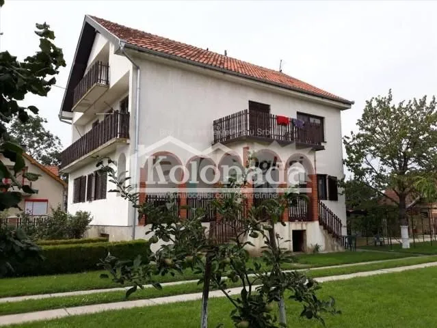 Prodaja, kuća, 377m², Krčedin, Inđija