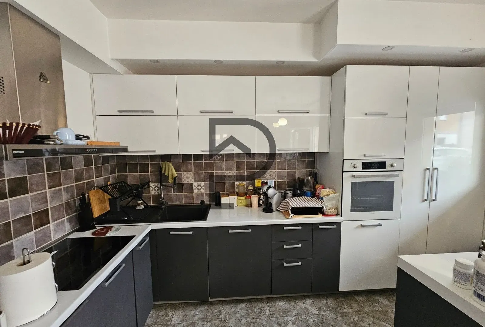 Prodaja, kuća, 226m², Blok 6, Podgorica