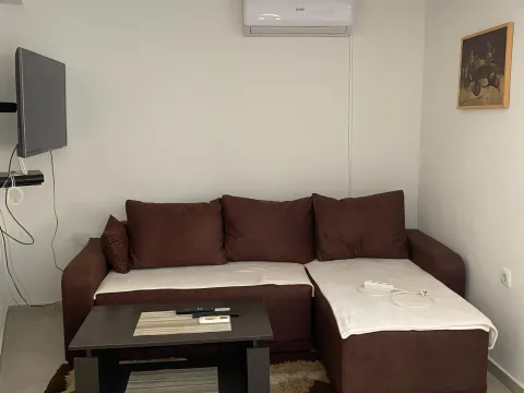 Rent, one bedroom apartment, 38m², Centar, Kotor - image 5