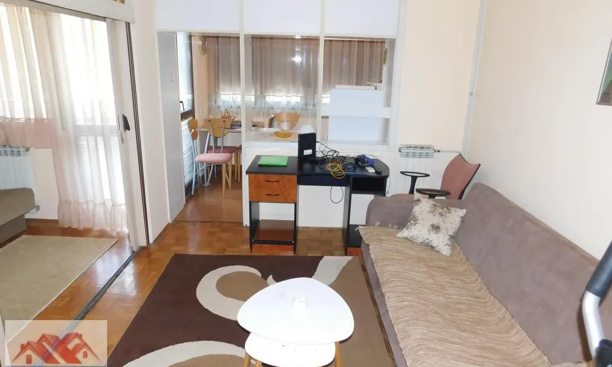 Izdavanje, jednosoban stan, 34m², Centar, Kragujevac