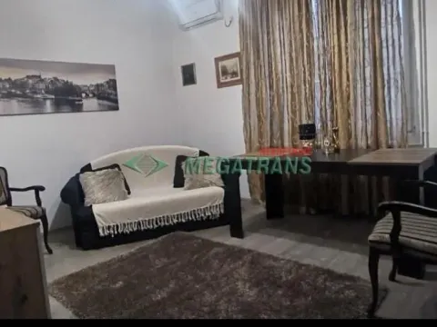 Izdavanje, jednosoban stan, 46m², Slavija, Vračar Sve Podlokacije - image 1