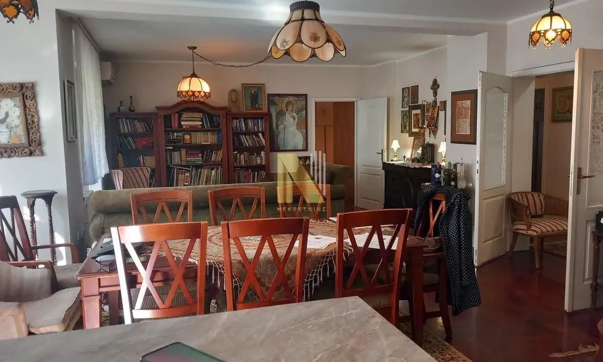 Prodaja, četvorosoban stan, 135m², Grbavica, Novi Sad Sve Podlokacije