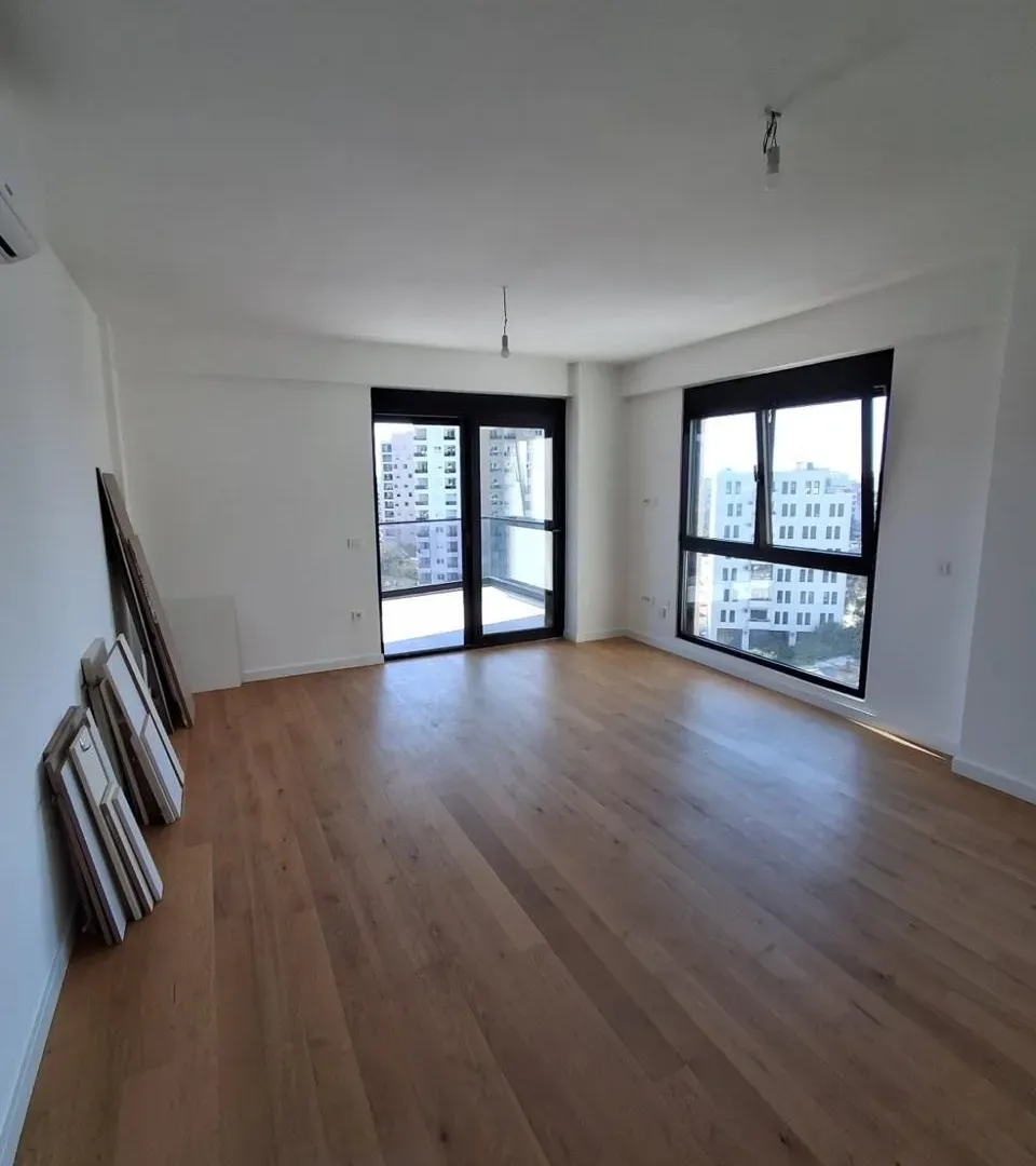 Prodaja, dvosoban stan, 82m², Centar, Bar