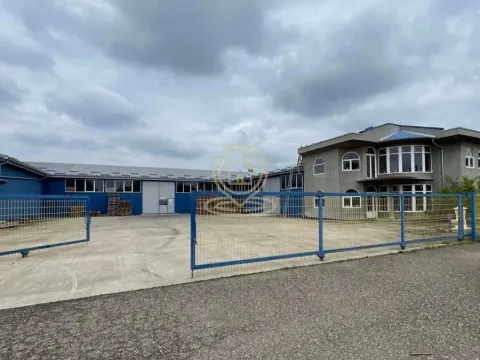 Izdavanje, poslovni prostor, 170m², Šid, Srbija - image 2