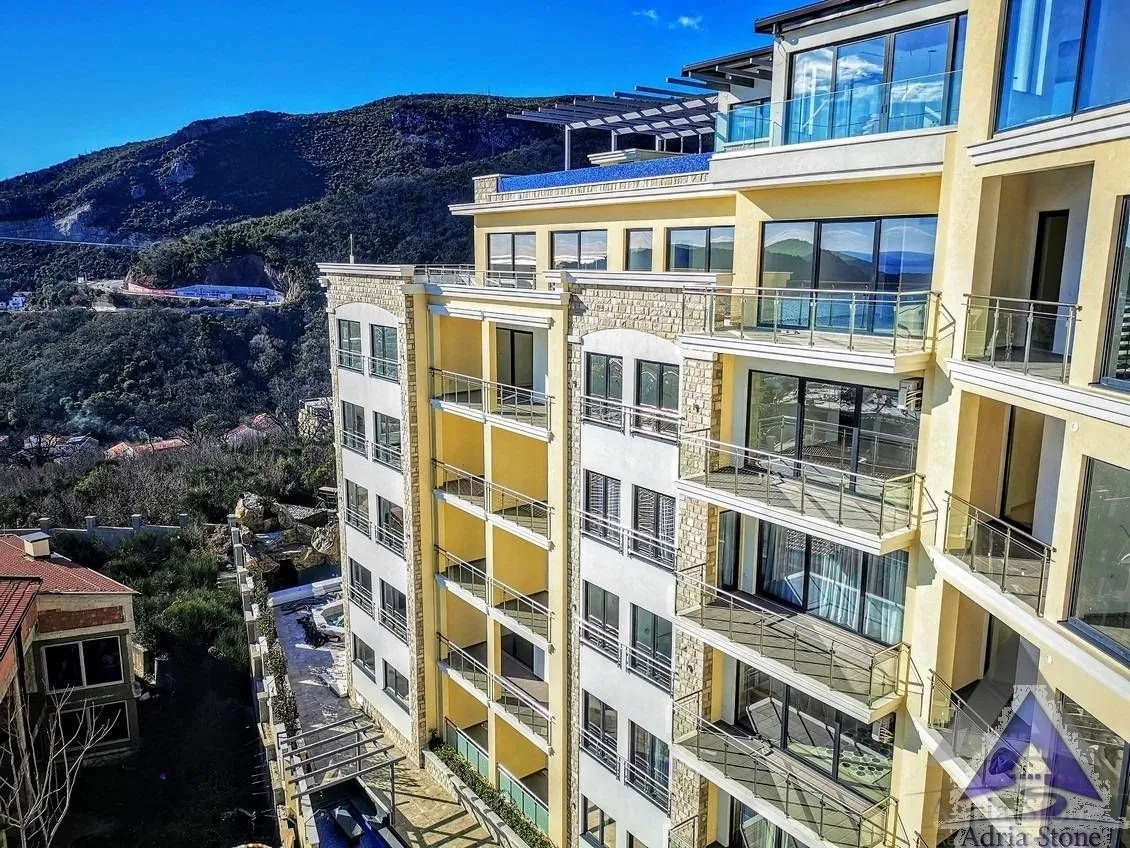 Sale, three bedroom apartment, 285m², Bečići, Budva