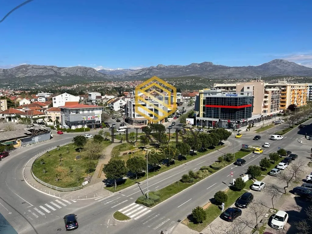 Rent, three bedroom apartment, 130m², Stari Aerodrom, Podgorica