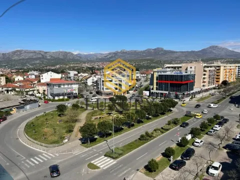 Izdavanje, trosoban stan, 130m², Stari Aerodrom, Podgorica - image 3