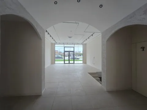 Rent, office space, 163m², Central Point, Podgorica - image 2