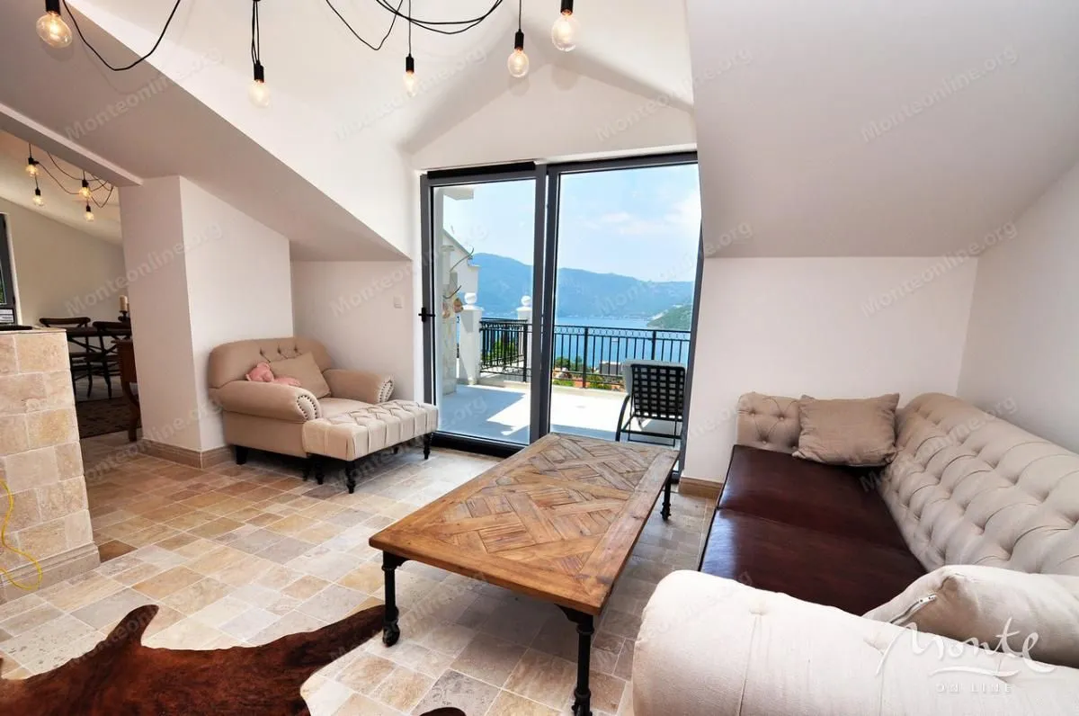 Sale, office space, 570m², Risan, Kotor