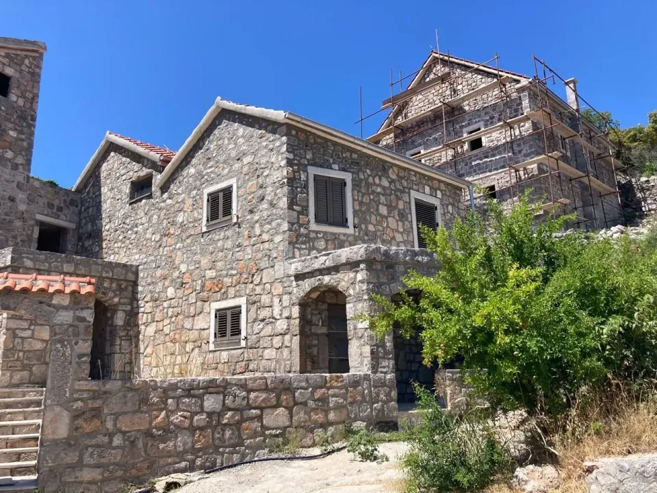 Prodaja, kuća, 383m², Milovići, Tivat