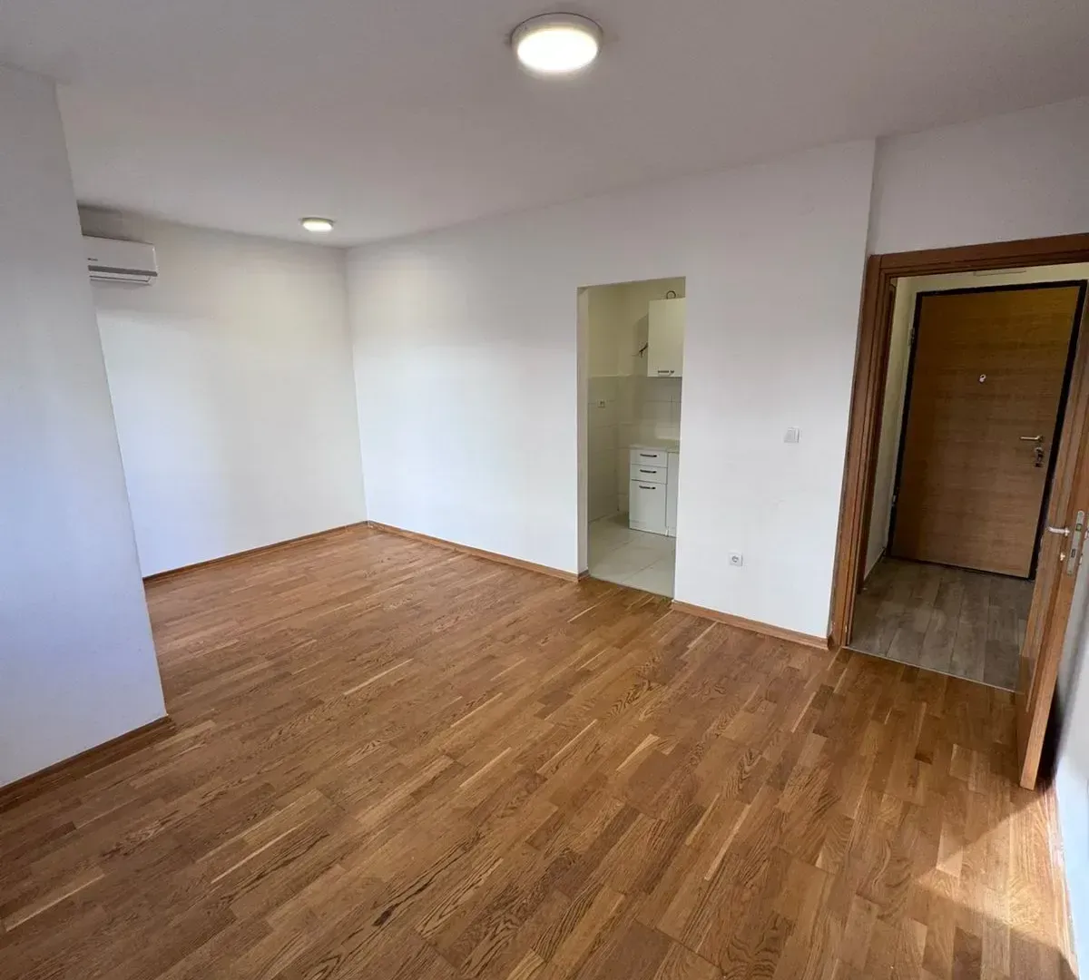 Prodaja, jednosoban stan, 44m², Blok 6, Podgorica