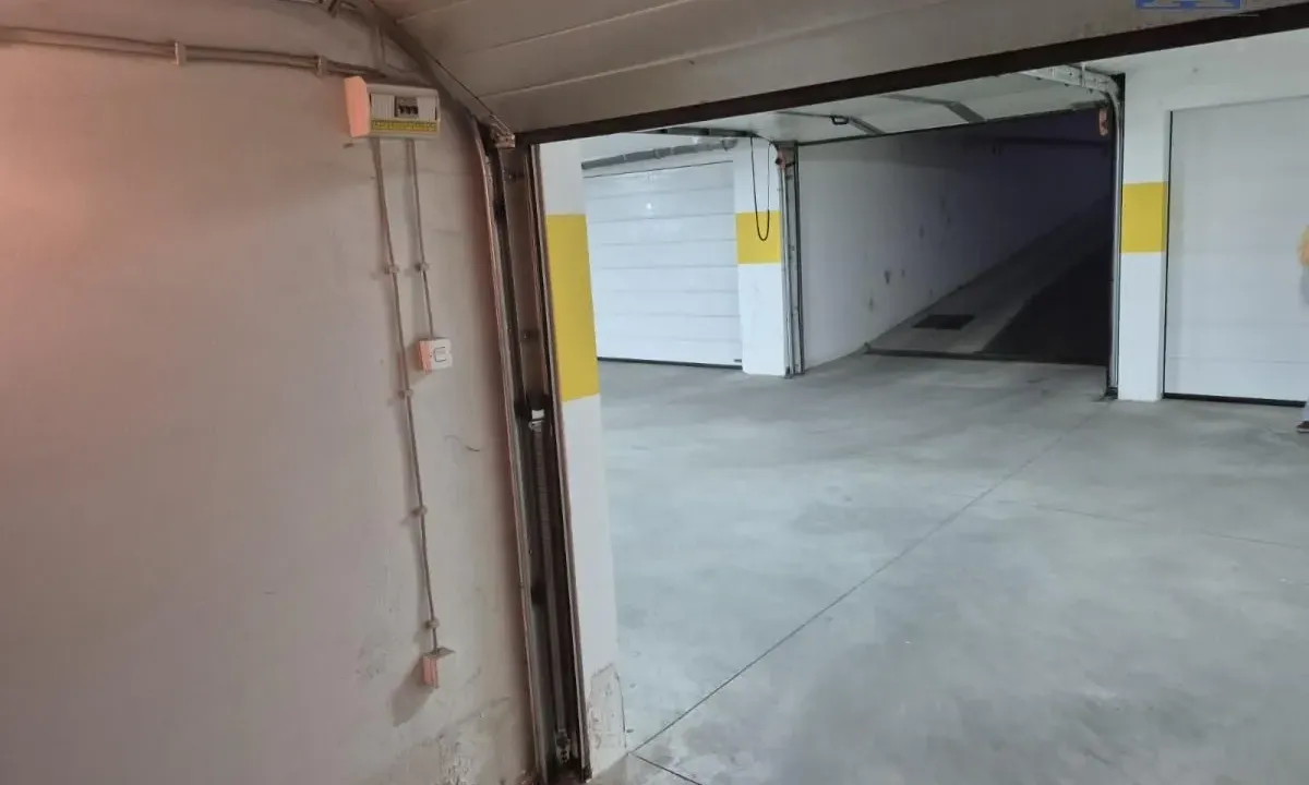 Izdavanje, parking/garaža, 16m², Socijalno, Novi Sad Sve Podlokacije