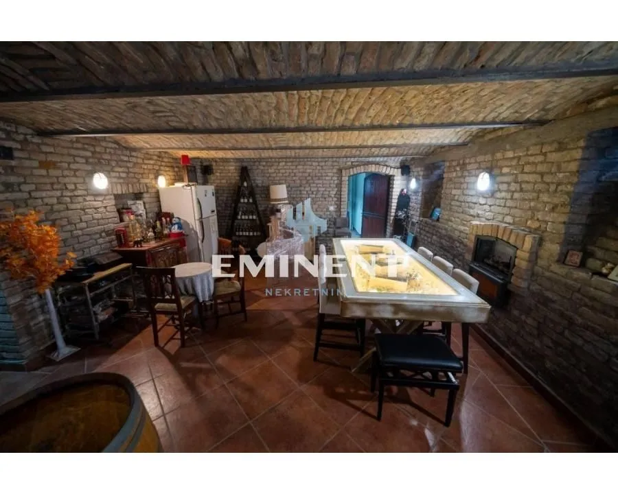Sale, house, 304m², Zemun Centar, Zemun Sve Podlokacije