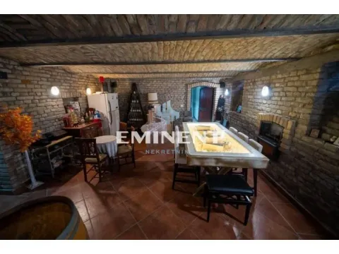 Prodaja, kuća, 304m², Zemun Centar, Zemun Sve Podlokacije - image 20