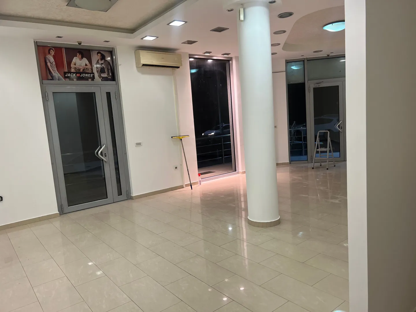 Rent, office space, 46m², Centar, Budva
