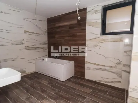 Izdavanje, četvorosoban stan, 261m², Vračar Hram, Vračar Sve Podlokacije - image 18