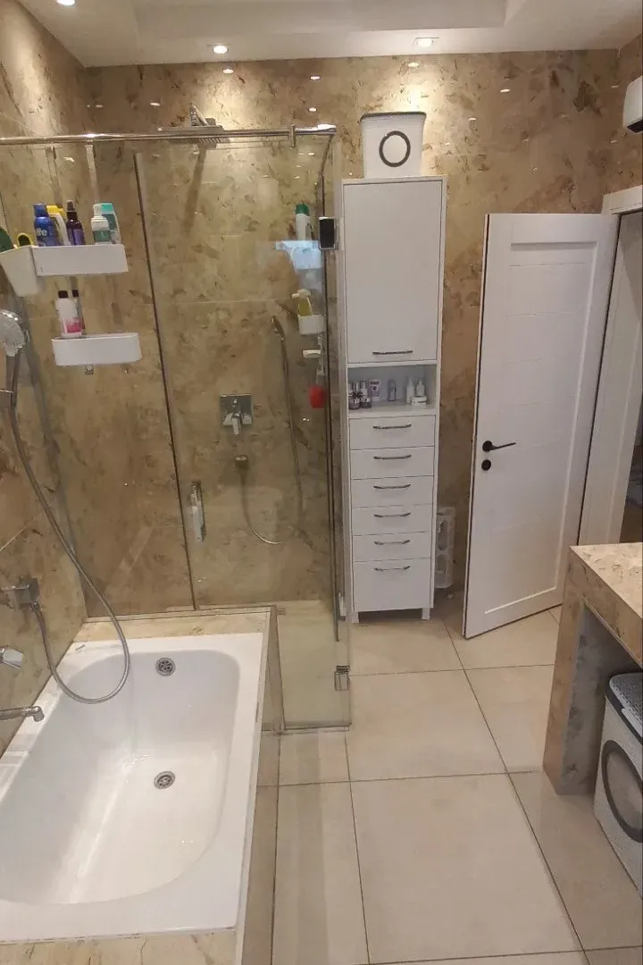 Sale, house, 270m², Gornja Gorica, Podgorica