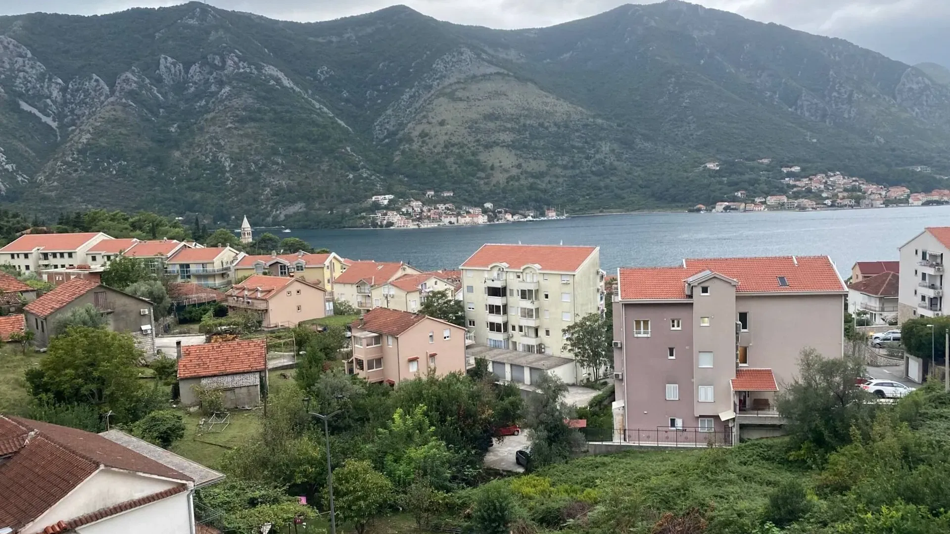 Prodaja, dvosoban stan, 62m², Dobrota, Kotor