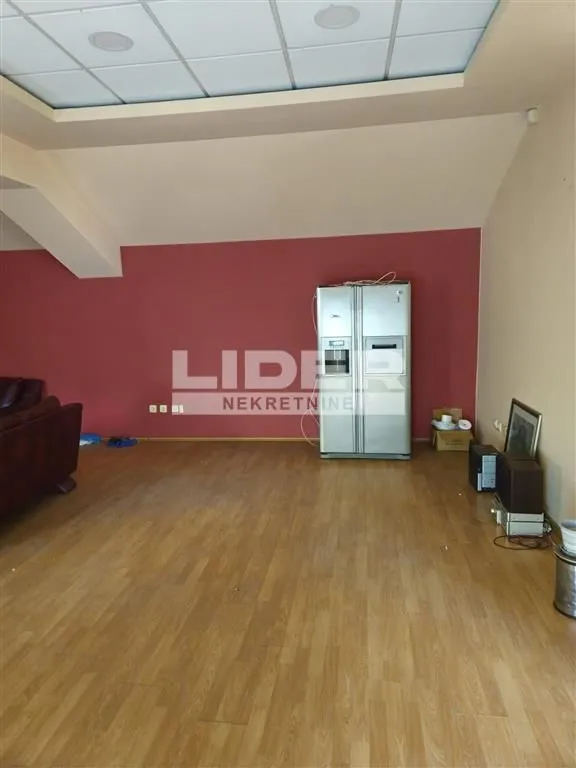 Rent, office space, 1000m², Dušanovac, Voždovac Sve Podlokacije