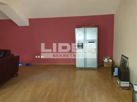 Izdavanje, poslovni prostor, 1000m², Dušanovac, Voždovac Sve Podlokacije - image 3