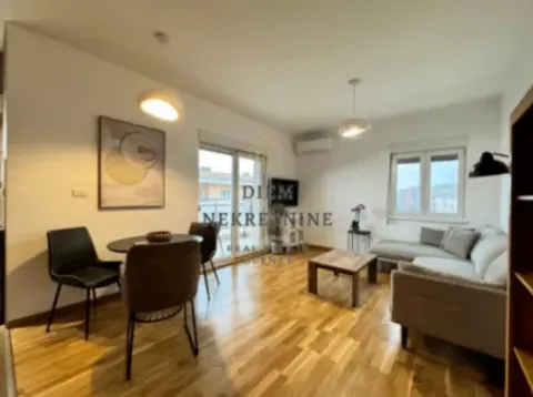 Izdavanje, jednosoban stan, 52m², City Kvart, Podgorica - image 5