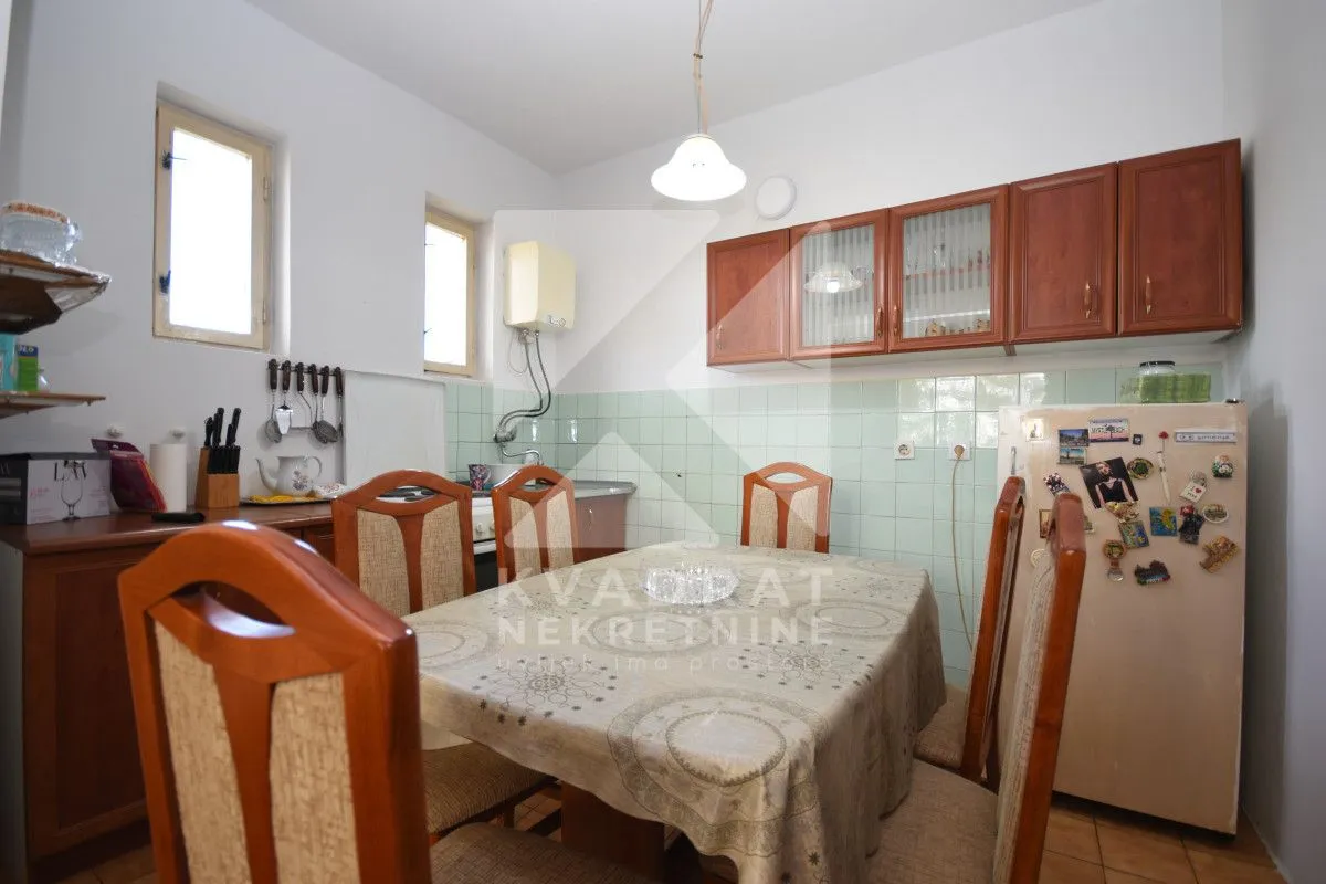 Izdavanje, dvosoban stan, 55m², Tološi, Podgorica