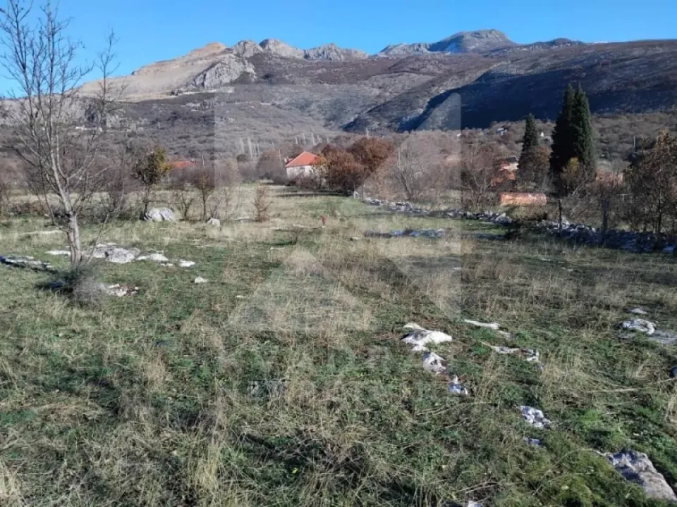 Prodaja, plac, 3589m², Kuči, Podgorica