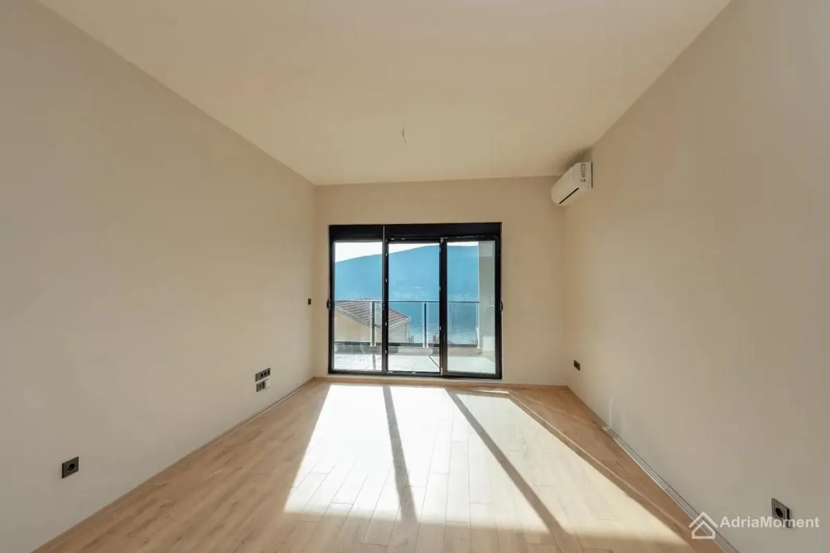 Prodaja, jednosoban stan, 70m², Topla, Herceg Novi