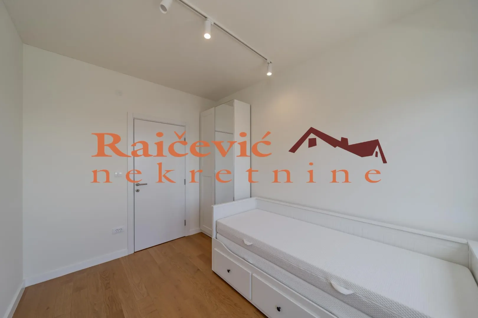 Prodaja, trosoban stan, 67m², Cerak, Beograd