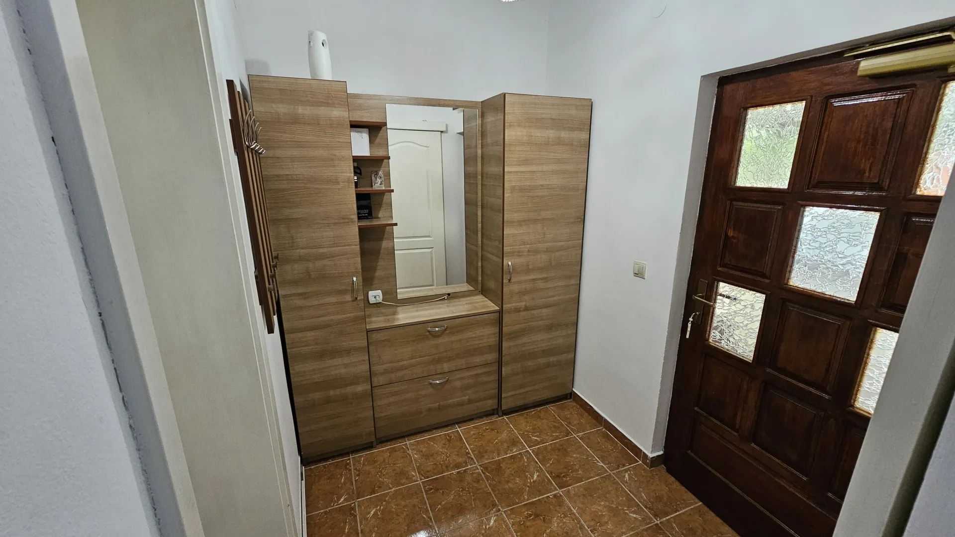 Izdavanje, kuća, 125m², Radanovići, Kotor