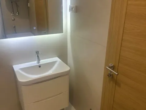 Izdavanje, jednosoban stan, 50m², City Kvart, Podgorica - image 4