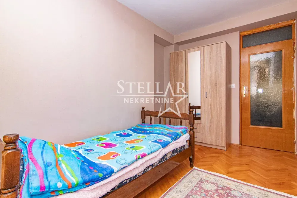 Prodaja, trosoban stan, 90m², Centar, Budva
