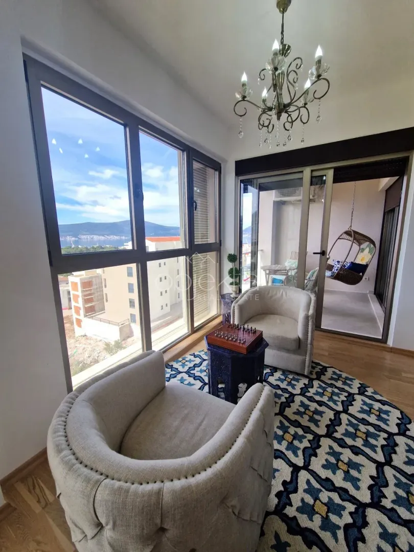 Izdavanje, stan, 120m², Tivat, Crna Gora