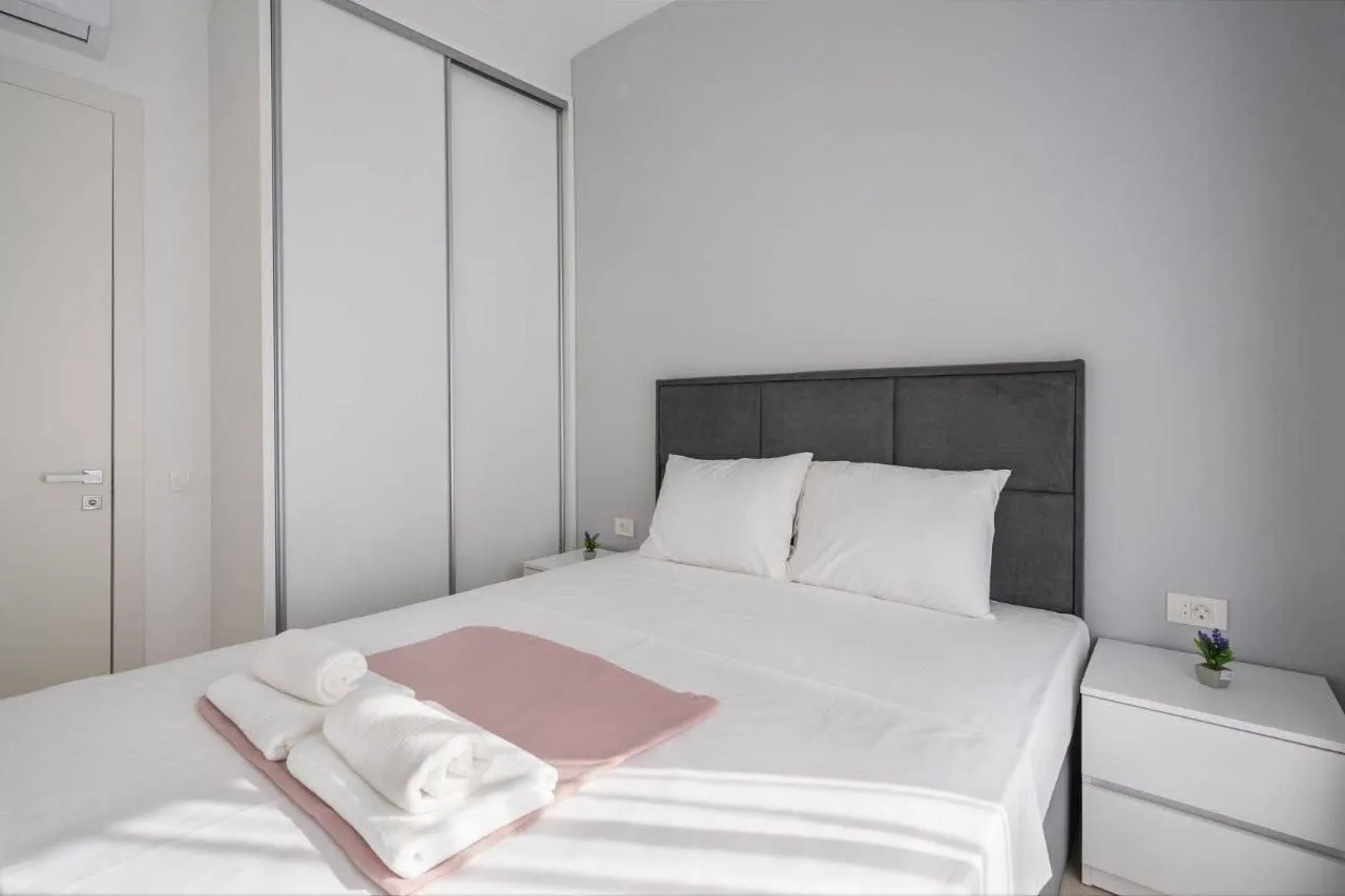 Rent, two bedroom apartment, 55m², Bečići, Budva