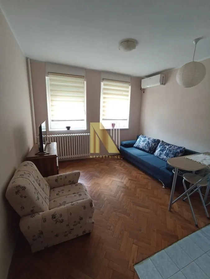 Izdavanje, garsonjera, 21m², Bulevar Oslobodjenja, Novi Sad Sve Podlokacije