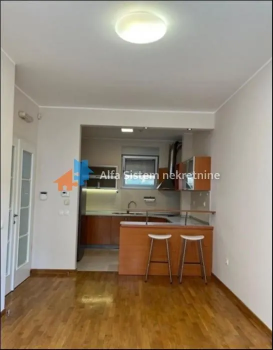 Rent, house, 220m², Senjak, Beograd