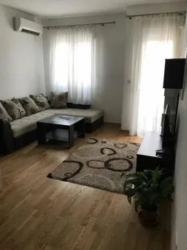 Izdavanje, jednosoban stan, 45m², City Kvart, Podgorica - image 10