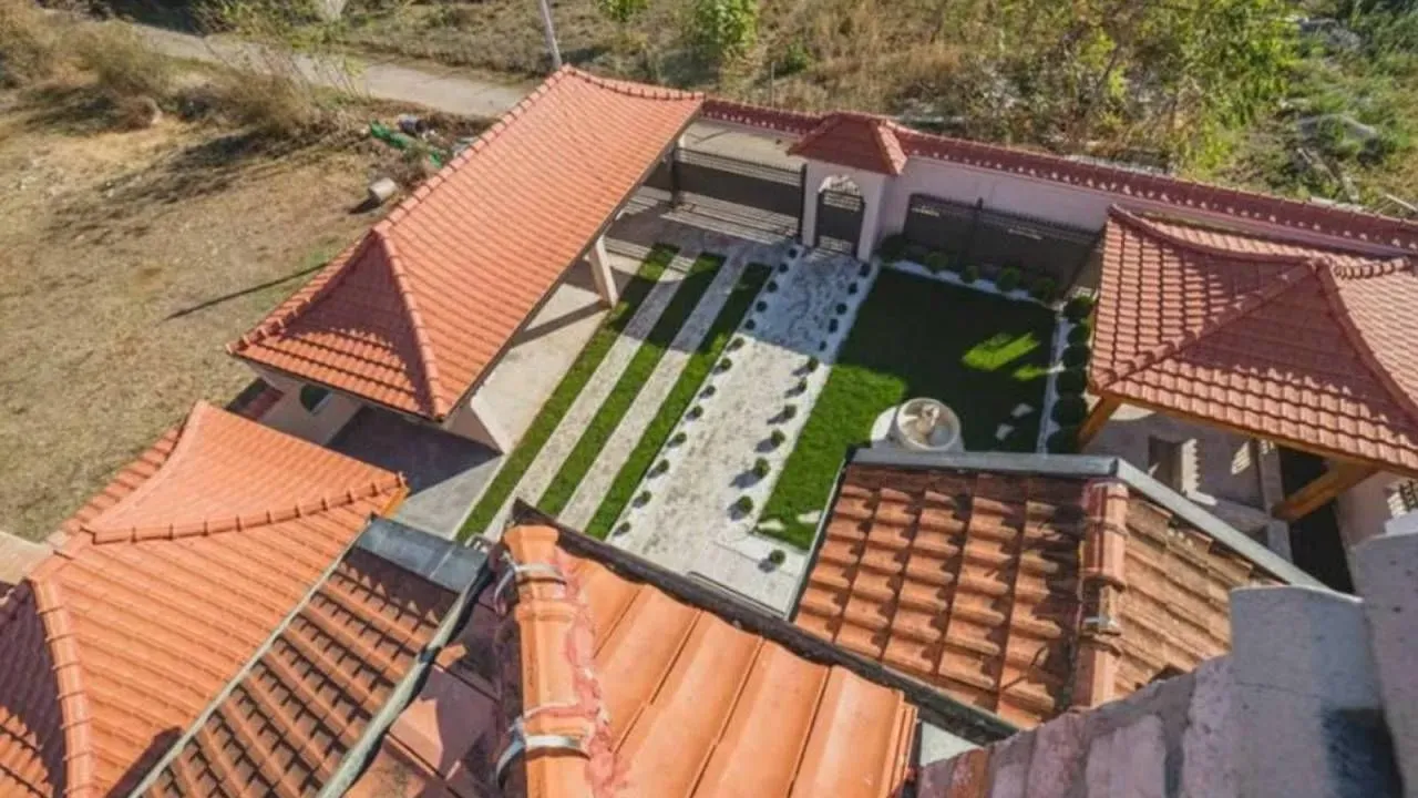 Sale, house, 700m², Gorica C, Podgorica