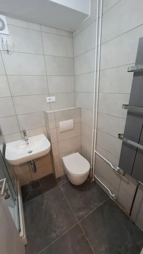 Izdavanje, garsonjera, 28m², Centar, Novi Sad