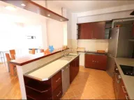 Izdavanje, trosoban stan, 130m², Savski Venac, Beograd - image 17