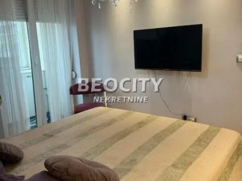 Izdavanje, trosoban stan, 90m², Centar, Novi Sad - image 9